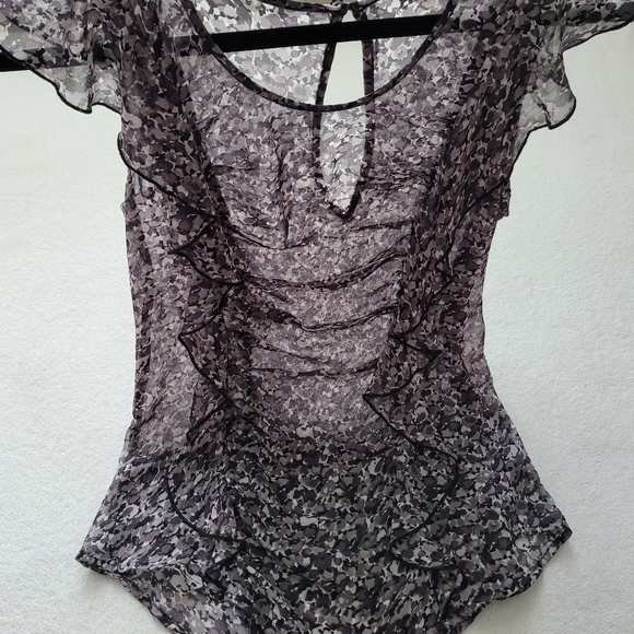 Express | Dark Floral Sheer Ruffle Top Keyhole Button EUC 2010 Women's XS - Picture 8 of 16